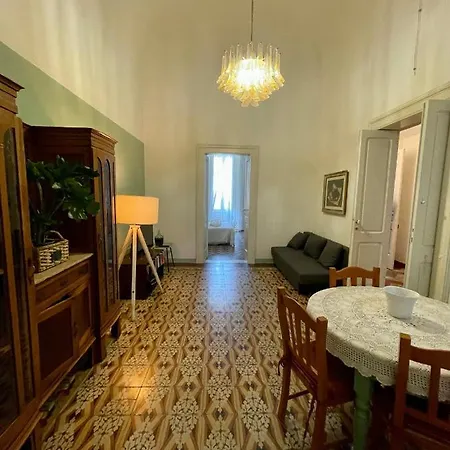 4 Balconi House-appartamento Salentino Nel Centro Di 아파트 레체